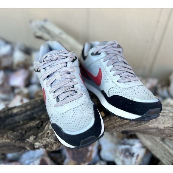 Nike Air Force Running Shoes Men's Size 9 Gray Red Color‎ way EUC - Picture 3 of 12